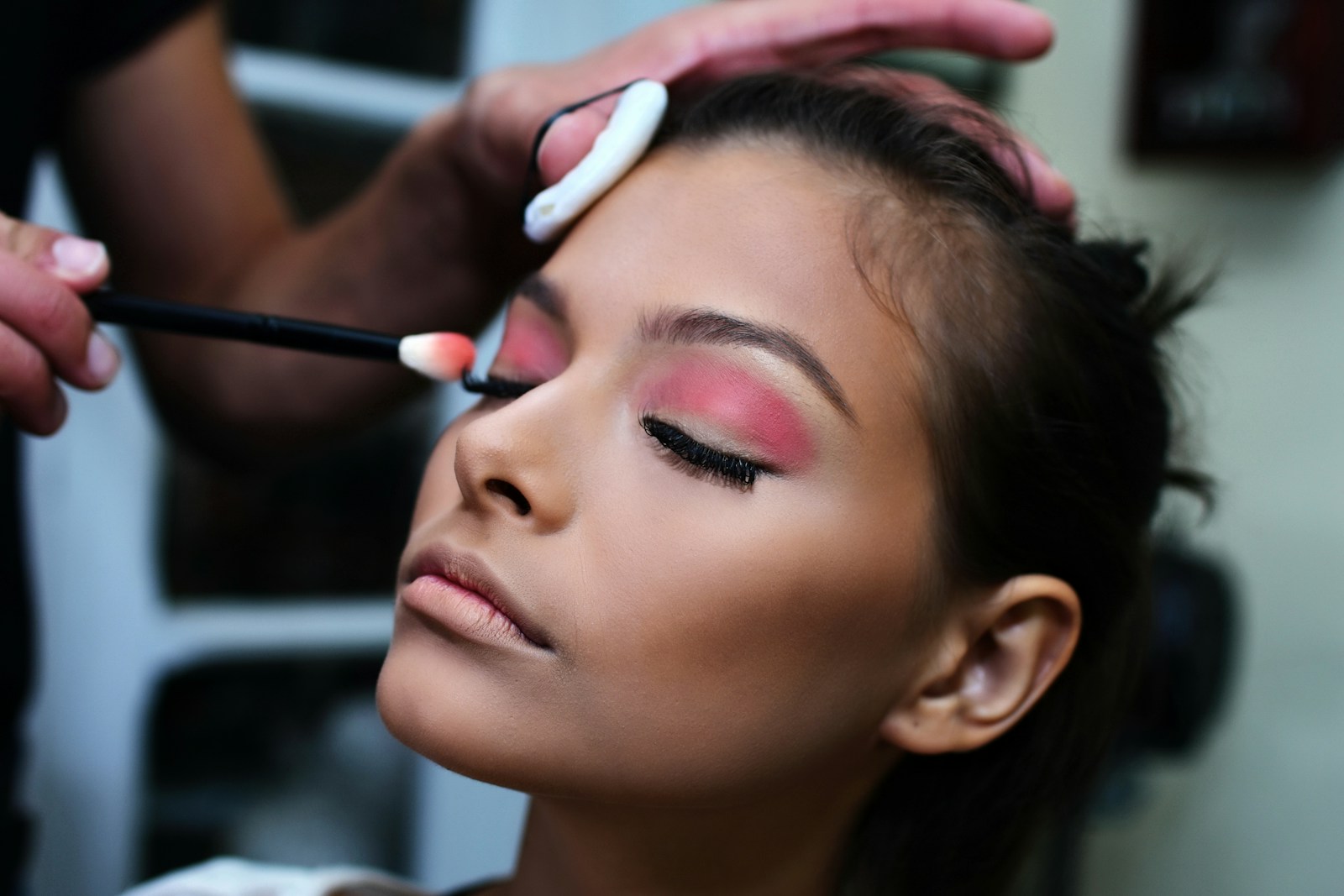 Fall Makeup Trends to Fall For: The 5 Best Looks to Try This Season