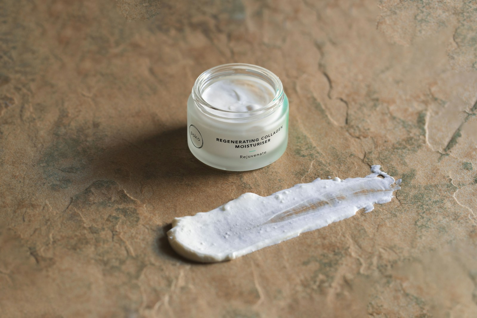 Maximizing Moisture: The Right Way to Apply Moisturizer for Radiant Skin