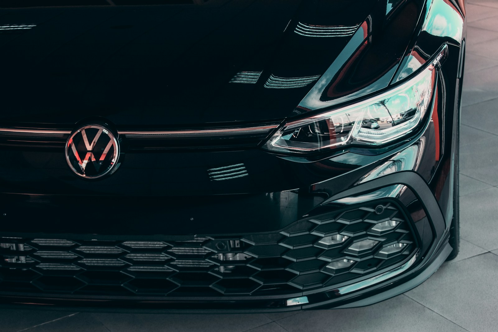 Don’t Buy a Lemon! Your Essential 6-Point Used Car Test Drive Checklist